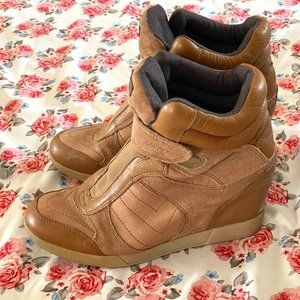 DKNY Leather Suede Wedge High Top Sneaker Sz 9 US / EU 40